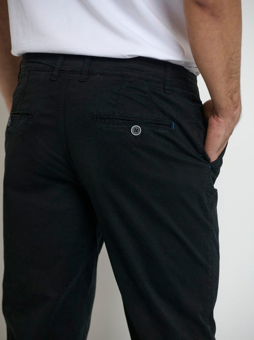 Pantalon chino, repassage superflu - AFIBEL - Kiabi Pantalon chino, repassage superflu - AFIBEL - Kiabi