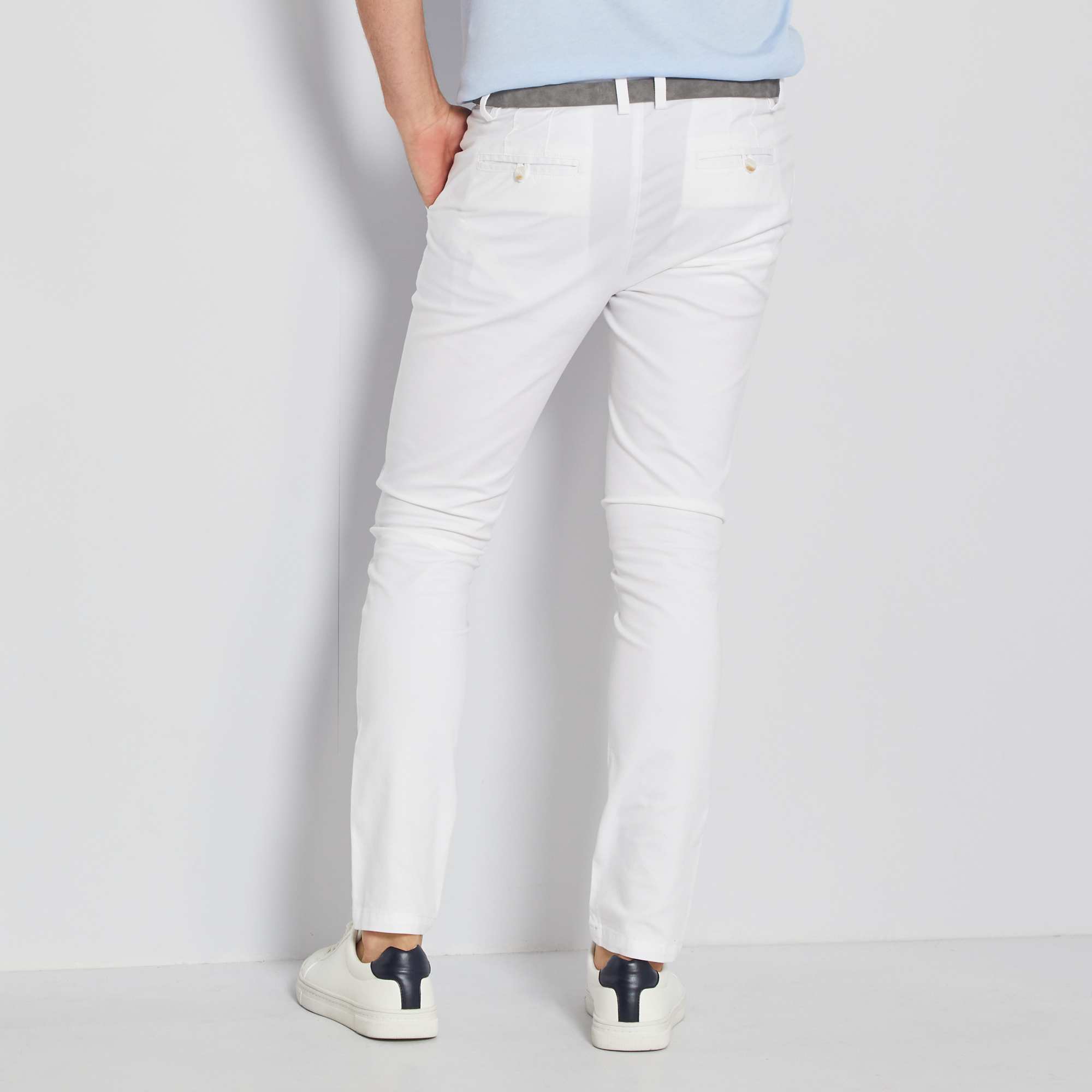 Pantalon chino skinny + ceinture homme blanc Kiabi 20,00€