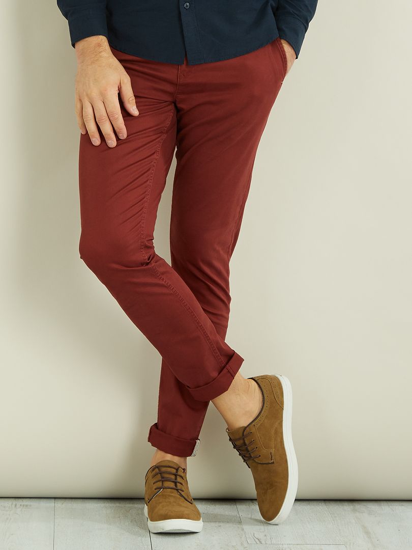 Pantalon KIABI Homme | Pantalon chino fitted twill stretch rouge grenat |  ValenciaenVivo