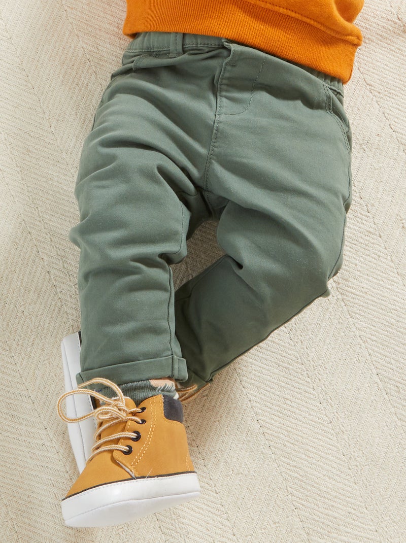 Pantalon chino uni Vert - Kiabi