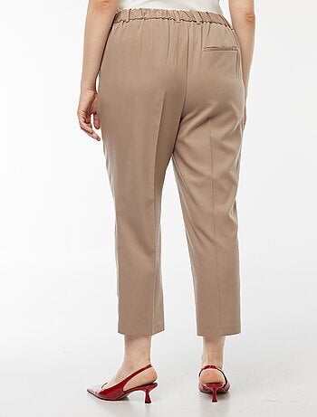 Pantalon cigarette avec ouverture par crochet et zippée
