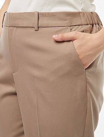 Pantalon cigarette avec ouverture par crochet et zippée