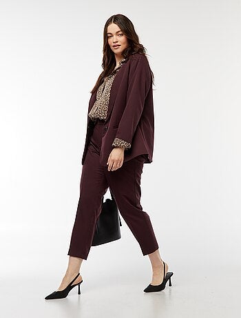 Pantalon cigarette avec ouverture par crochet et zippée