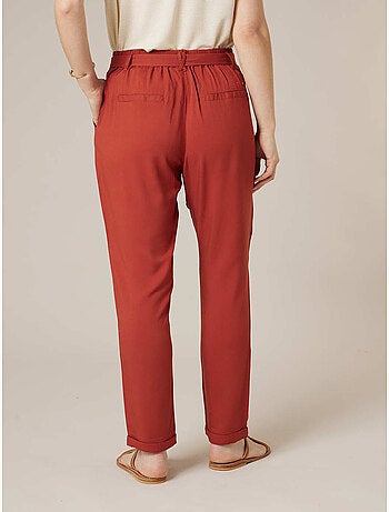 Pantalon cigarette femme fluide en toile légère 'Deeluxe'