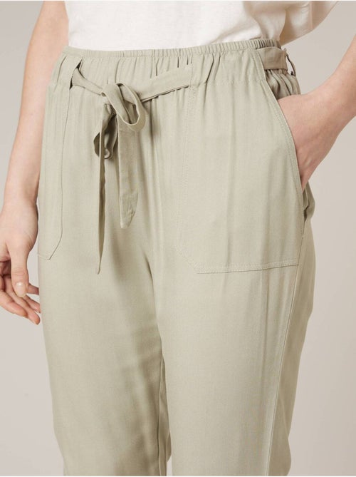 Pantalon cigarette femme fluide en toile légère 'Deeluxe' - Kiabi