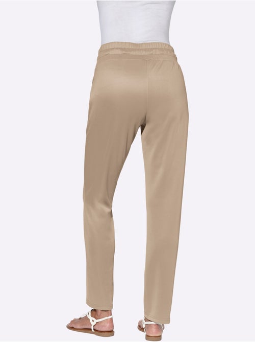 Pantalon confortable avec ceinture élastique et deux poches devant - Taille courte - Moda Vilona - Kiabi