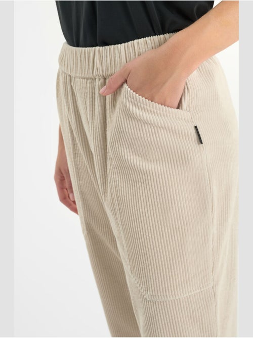 Pantalon CORDO droite 'Le Temps Des Cerises' - Kiabi Pantalon CORDO droite 'Le Temps Des Cerises' - Kiabi