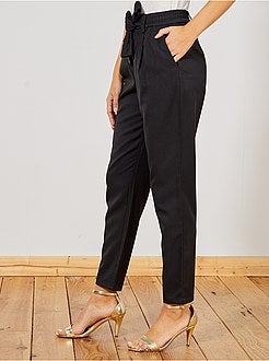 Pantalon coupe carotte ceinturé - Kiabi