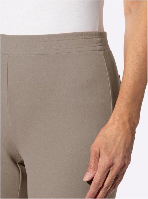 Pantalon Coupe étroite - Taille Courte - Moda Vilona - Kiabi Pantalon Coupe étroite - Taille Courte - Moda Vilona - Kiabi