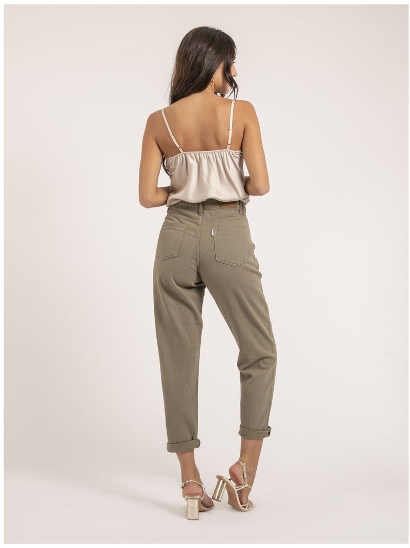 Pantalon coupe mom EZEL Kaki - Kiabi