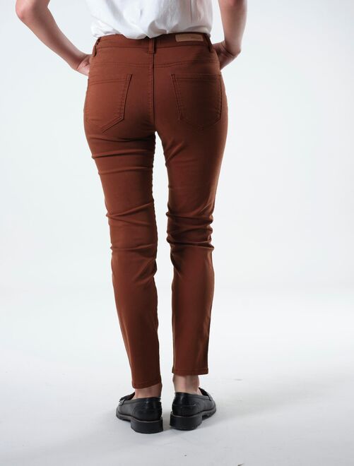 Pantalon ajusté taille haute marron cognac femme