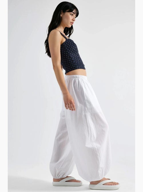 Pantalon crêpe à jambes larges busem - Kiabi Pantalon crêpe à jambes larges busem - Kiabi