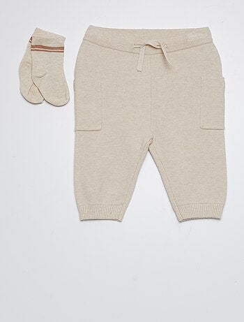 Pantalon de jogging avec poches plaquées + chaussettes