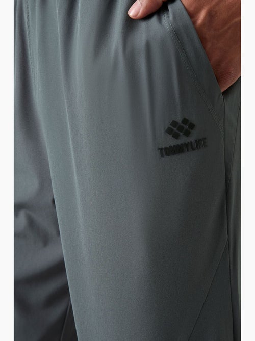 Pantalon de jogging homme à jambe droite, sans coutures tommy - Kiabi Pantalon de jogging homme à jambe droite, sans coutures tommy - Kiabi