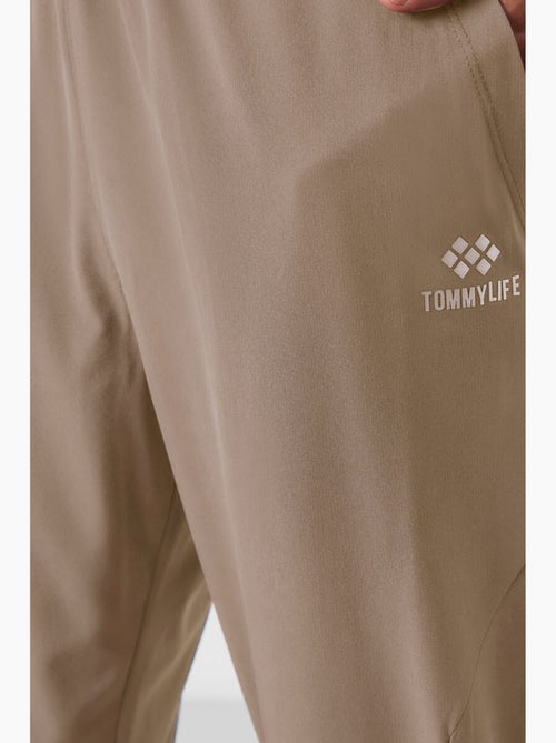 Pantalon de jogging homme à jambe droite, sans coutures tommy - Kiabi Pantalon de jogging homme à jambe droite, sans coutures tommy - Kiabi