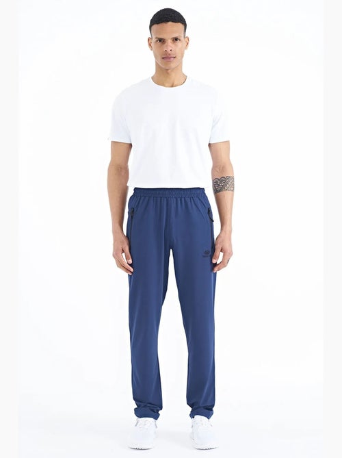 Pantalon de jogging homme à jambe droite tommy - Kiabi Pantalon de jogging homme à jambe droite tommy - Kiabi