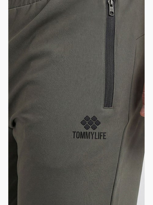 Pantalon de jogging homme à jambe droite tommy - Kiabi Pantalon de jogging homme à jambe droite tommy - Kiabi