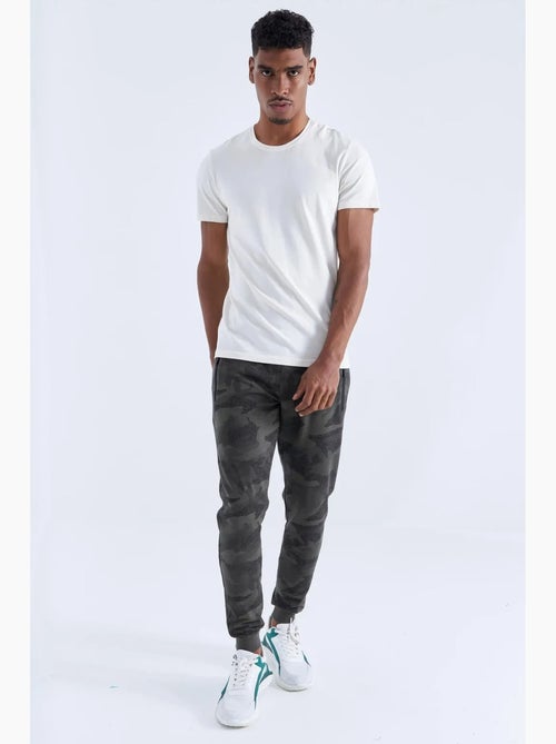 Pantalon de jogging homme camouflage, coupe slim tommy - Kiabi Pantalon de jogging homme camouflage, coupe slim tommy - Kiabi