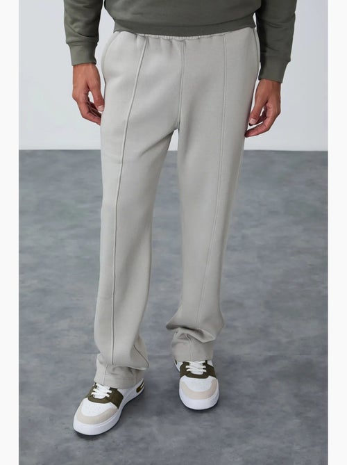 Pantalon de jogging homme coupe regular en molleton tommy - Kiabi Pantalon de jogging homme coupe regular en molleton tommy - Kiabi