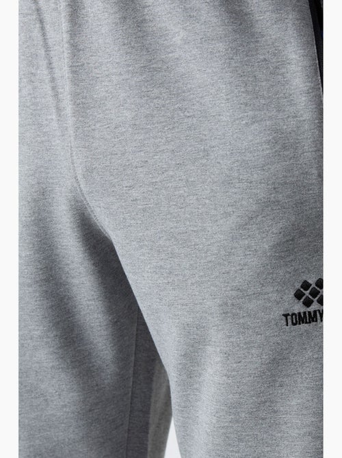 Pantalon de jogging homme coupe regular jambe droite tommy - Kiabi Pantalon de jogging homme coupe regular jambe droite tommy - Kiabi
