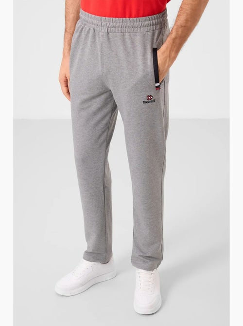 Pantalon de jogging homme slim, jambe droite tommy - Kiabi Pantalon de jogging homme slim, jambe droite tommy - Kiabi