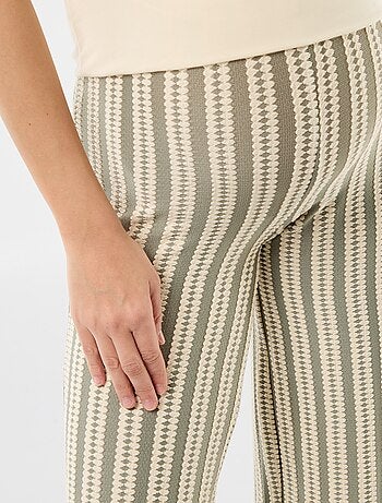 Pantalon de maternité en maille rayé