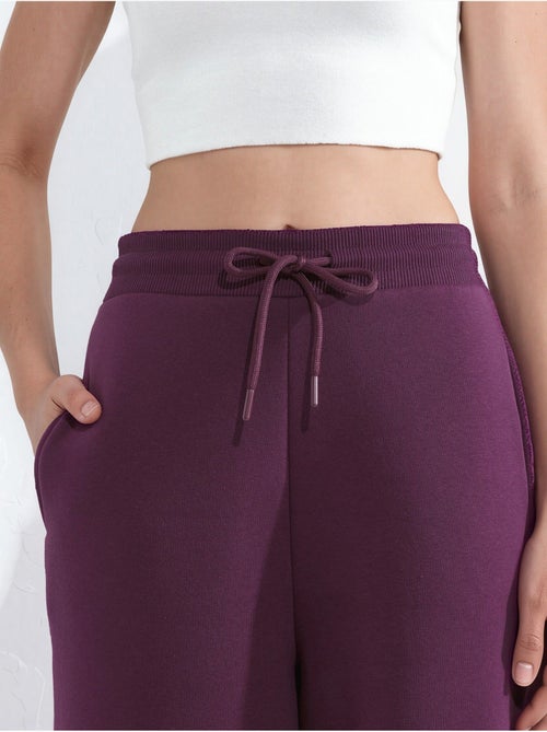Pantalon de survêtement basique à coupe ajustée et surélevée - Kiabi Pantalon de survêtement basique à coupe ajustée et surélevée - Kiabi