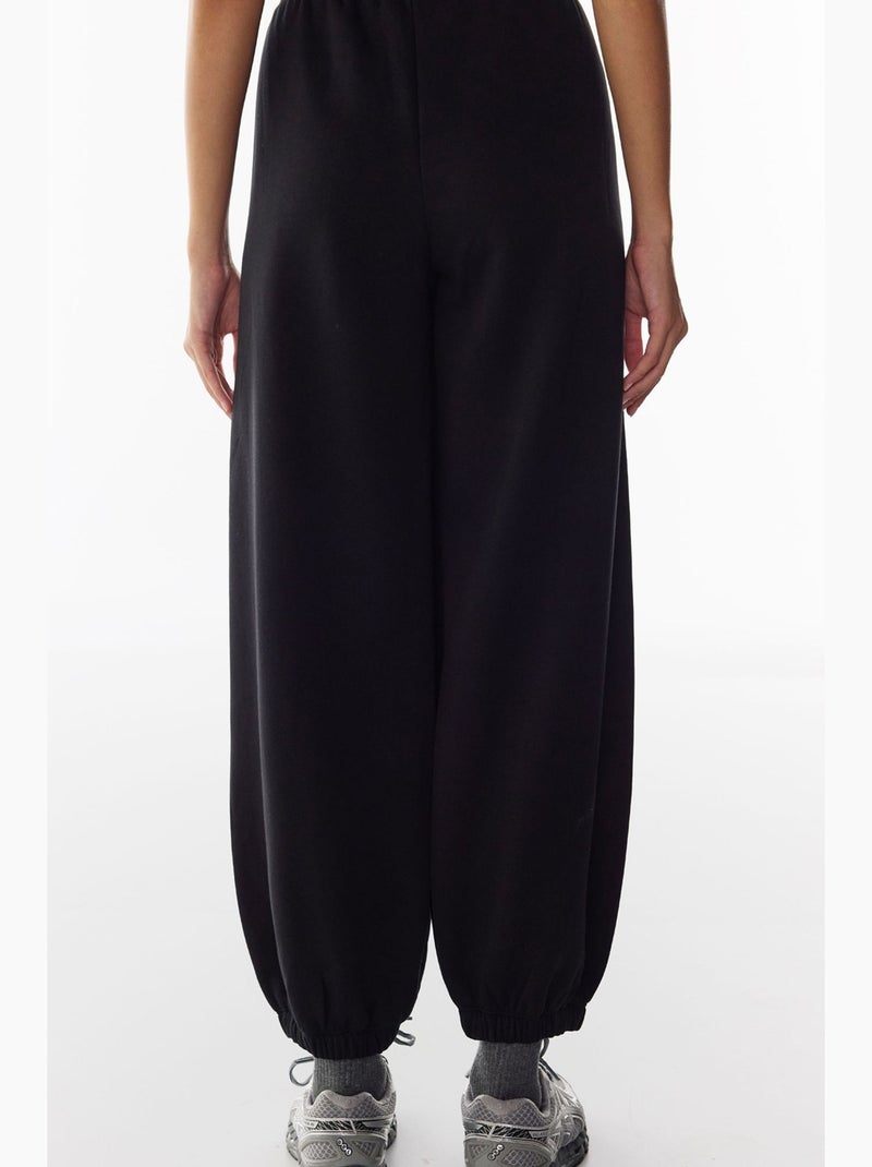 Pantalon de survêtement coupe ballon avec détails de couture, molletonné penti Noir - Kiabi