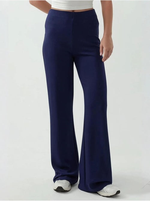 Pantalon de survêtement coupe droite en modal, coupe décontractée - Kiabi Pantalon de survêtement coupe droite en modal, coupe décontractée - Kiabi