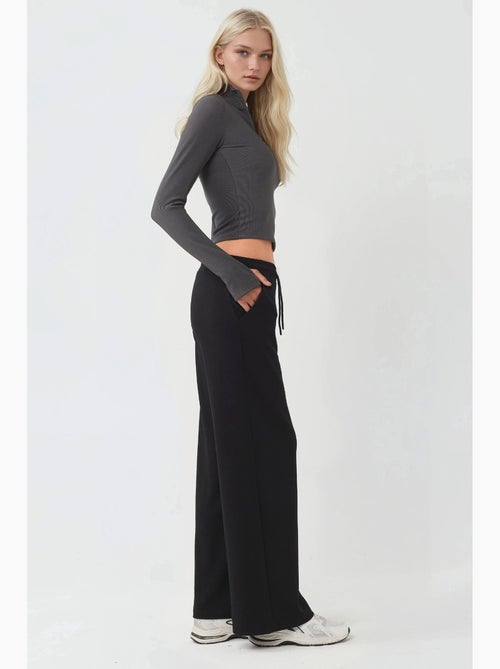 Pantalon de survêtement droit à taille élastique et doux au toucher hiccup - Kiabi Pantalon de survêtement droit à taille élastique et doux au toucher hiccup - Kiabi