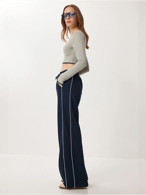 Pantalon de survêtement en maille de coton coupe classique istanbul - Kiabi Pantalon de survêtement en maille de coton coupe classique istanbul - Kiabi