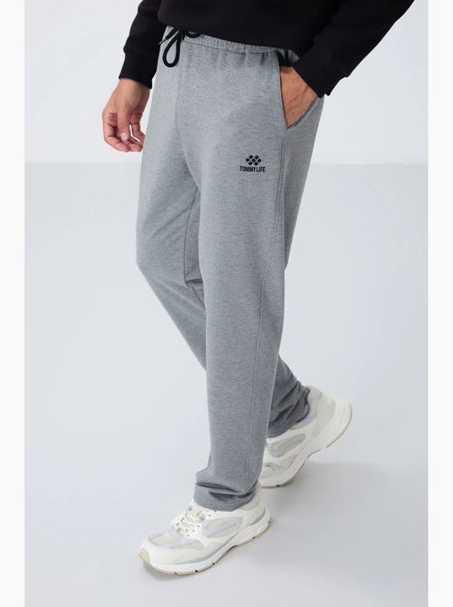 Pantalon de survêtement homme coupe regular en coton mélangé tommy - Kiabi Pantalon de survêtement homme coupe regular en coton mélangé tommy - Kiabi