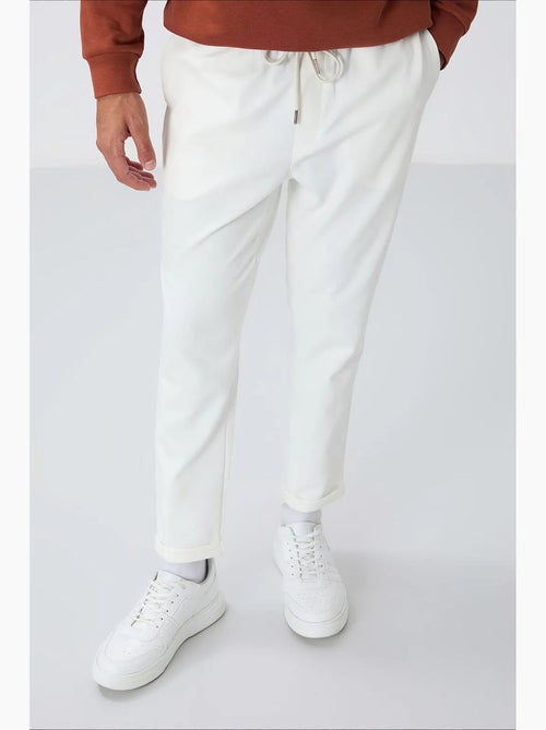 Pantalon de survêtement homme texturé fuselé tommy - Kiabi Pantalon de survêtement homme texturé fuselé tommy - Kiabi
