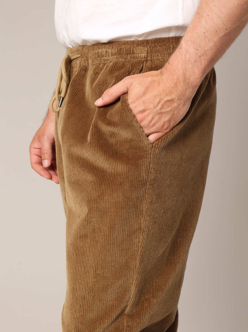 Pantalon décontracté en velours côtelé 'Deeluxe' Beige - Kiabi