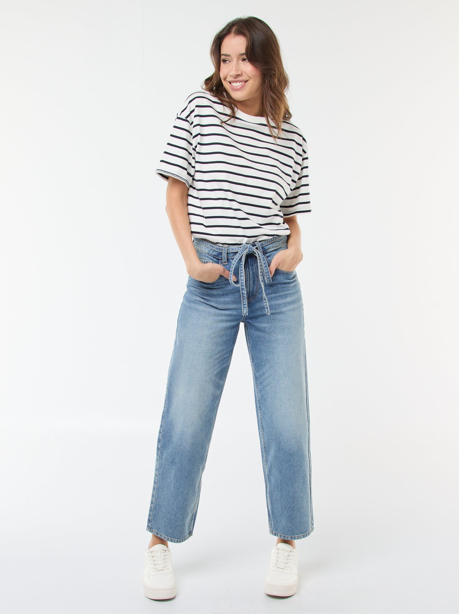 Pantalon denim barrel fit uni avec nœud