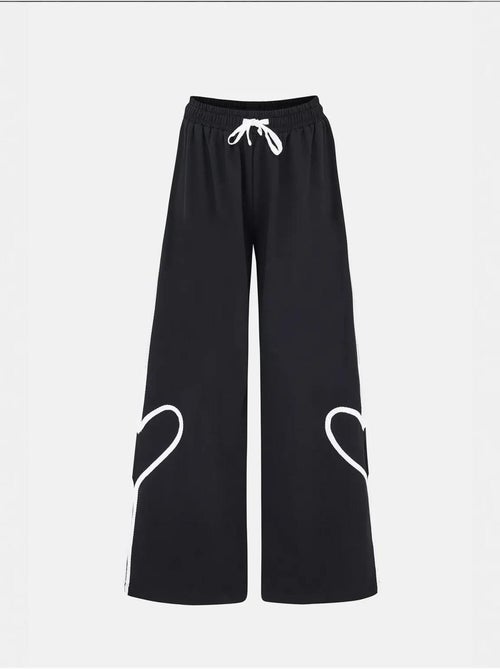 Pantalon détaillé en forme de cœur - Kiabi Pantalon détaillé en forme de cœur - Kiabi