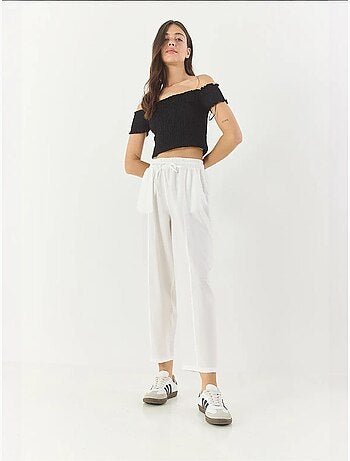 Pantalon d'été coupe carotte ceinturé bianco avec détails de poches lucci
