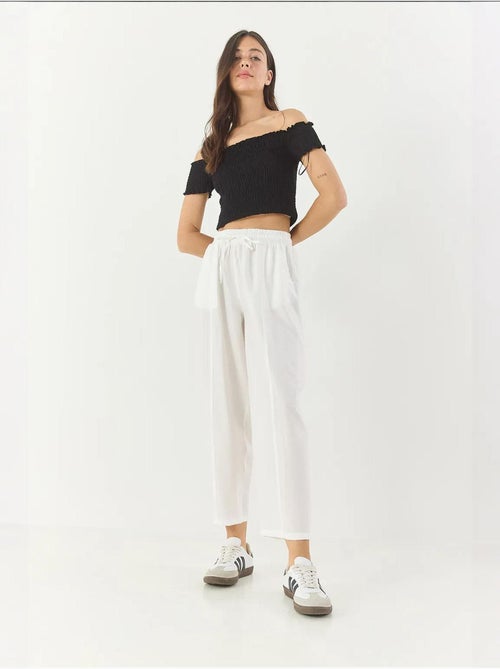 Pantalon d'été coupe carotte ceinturé bianco avec détails de poches lucci - Kiabi Pantalon d'été coupe carotte ceinturé bianco avec détails de poches lucci - Kiabi