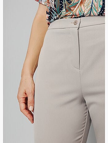 Pantalon droit 7/8e uni infroissable