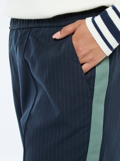 Pantalon droit à carreaux avec bande sur les côtés - Kiabi
