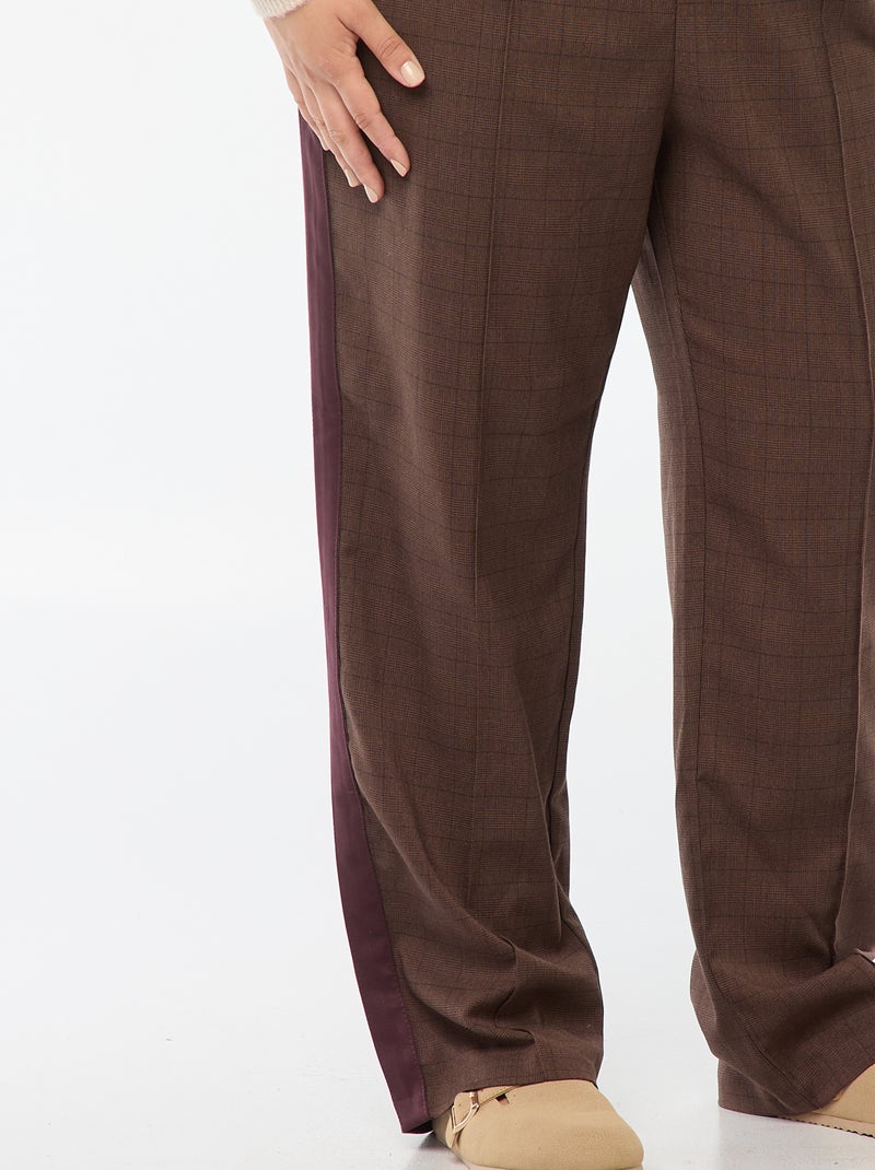 Pantalon droit à carreaux avec bande sur les côtés Marron - Kiabi
