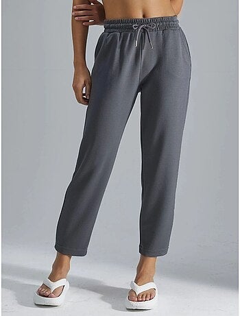Pantalon droit à enfiler, coupe classique