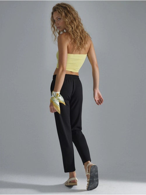 Pantalon droit à enfiler, coupe classique - Kiabi Pantalon droit à enfiler, coupe classique - Kiabi