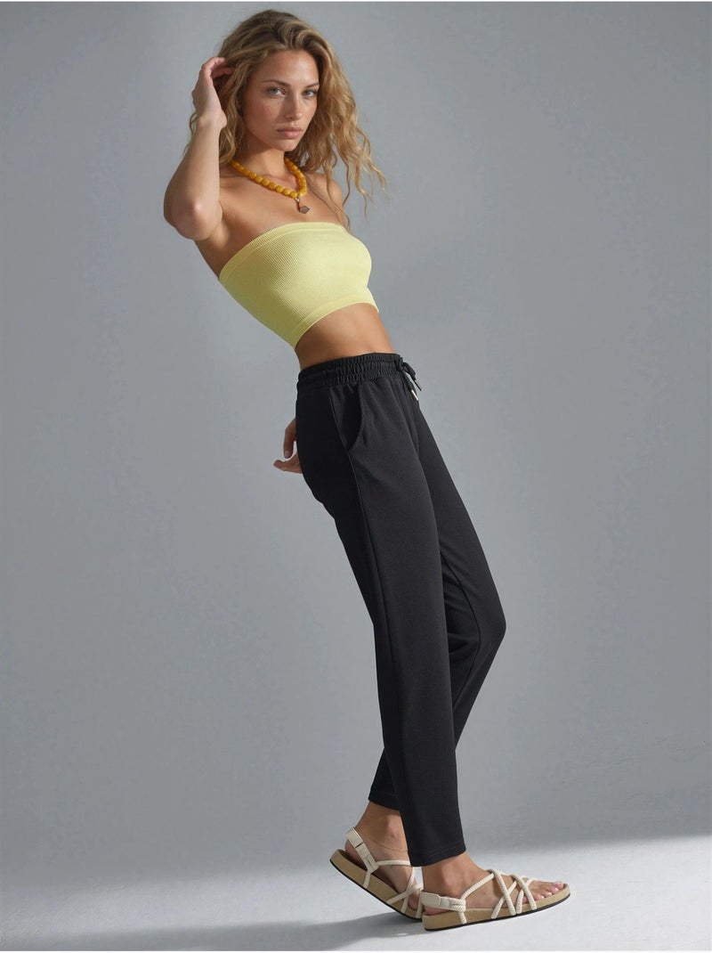 Pantalon droit à enfiler, coupe classique Noir - Kiabi