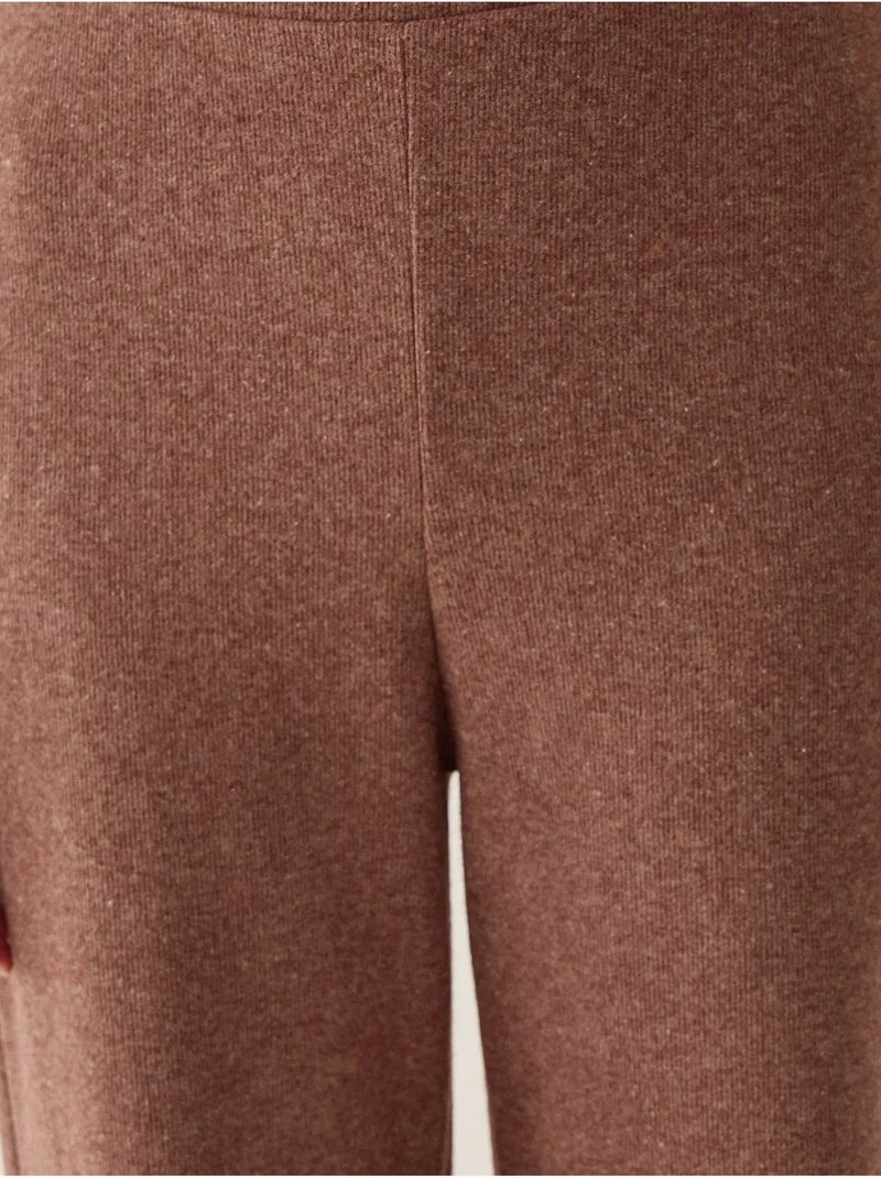 Pantalon droit à taille élastique Marron - Kiabi