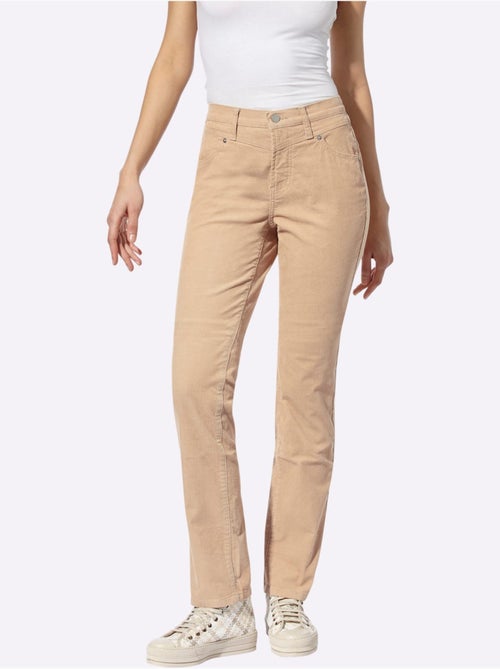 Pantalon droit avec cinq poches et coupe standard - Taille courte - Helline - Kiabi Pantalon droit avec cinq poches et coupe standard - Taille courte - Helline - Kiabi