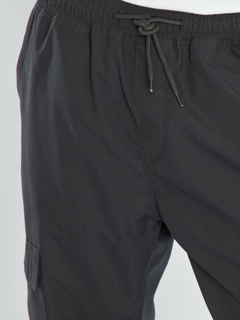 Pantalon droit avec poches cargos noir - Kiabi