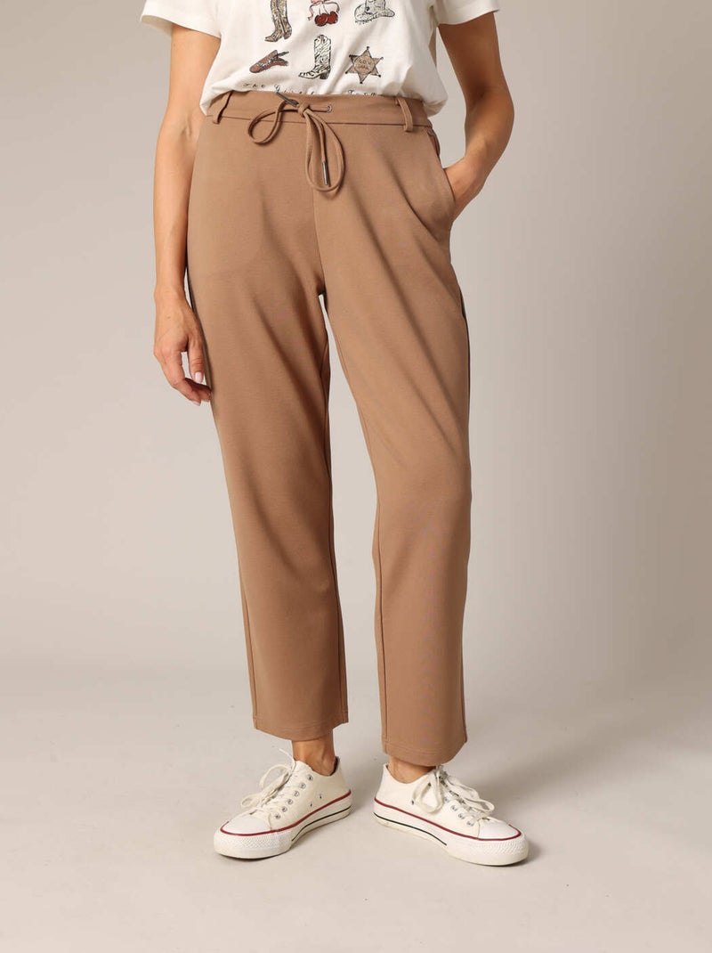 Pantalon droit avec poches italiennes 'Deeluxe' Marron cappuccino - Kiabi