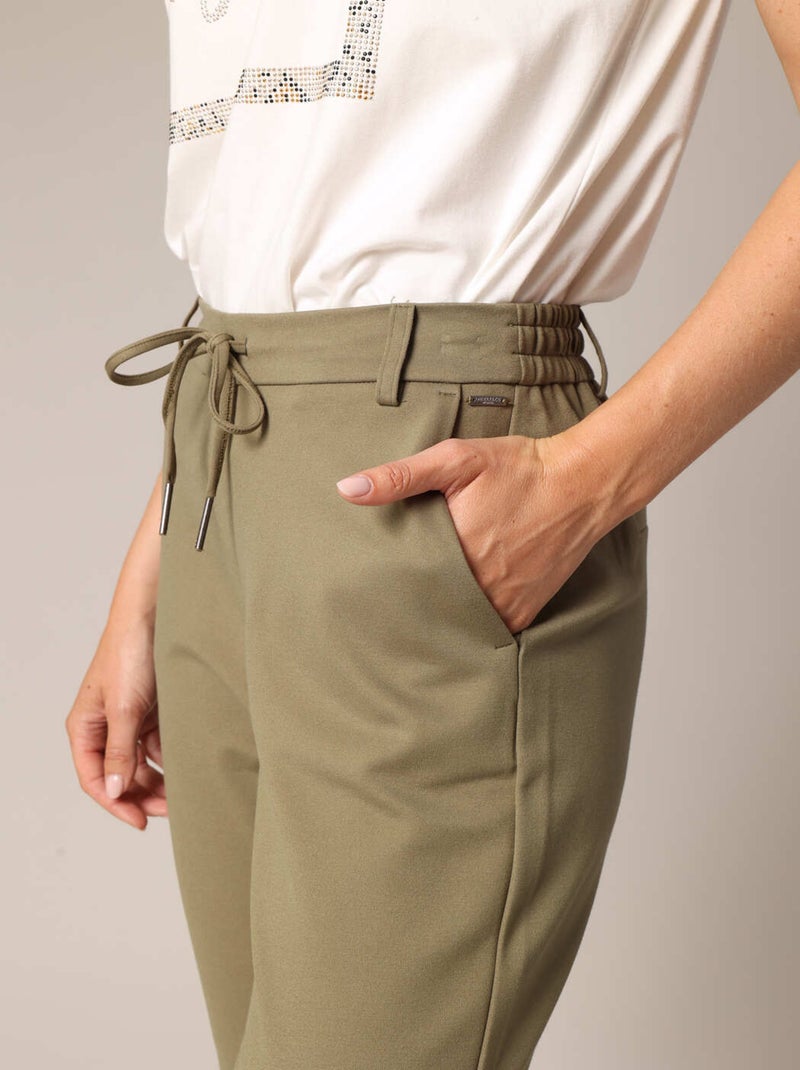Pantalon droit avec poches italiennes 'Deeluxe' Vert kaki clair - Kiabi