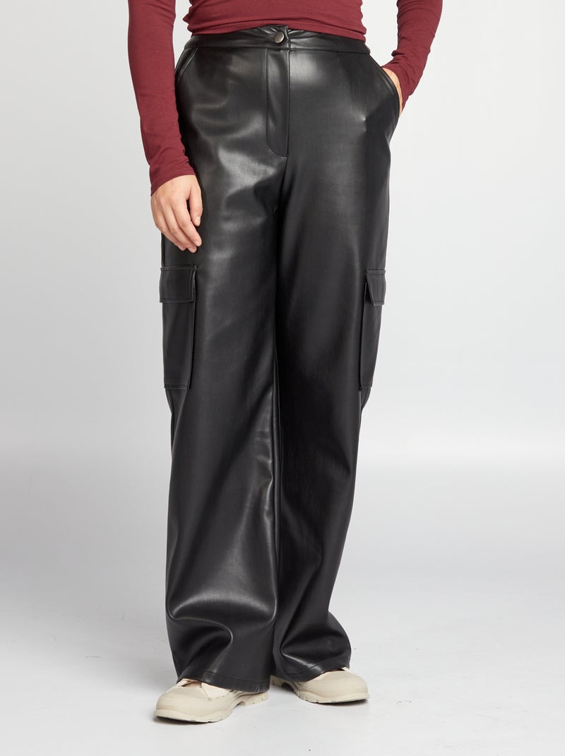 Pantalon droit avec poches sur les côtés noir - Kiabi
